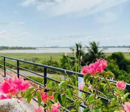 Lake Edge Resort أنرادابورام المظهر الخارجي الصورة