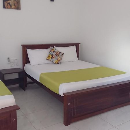 Lake Edge Resort أنرادابورام المظهر الخارجي الصورة