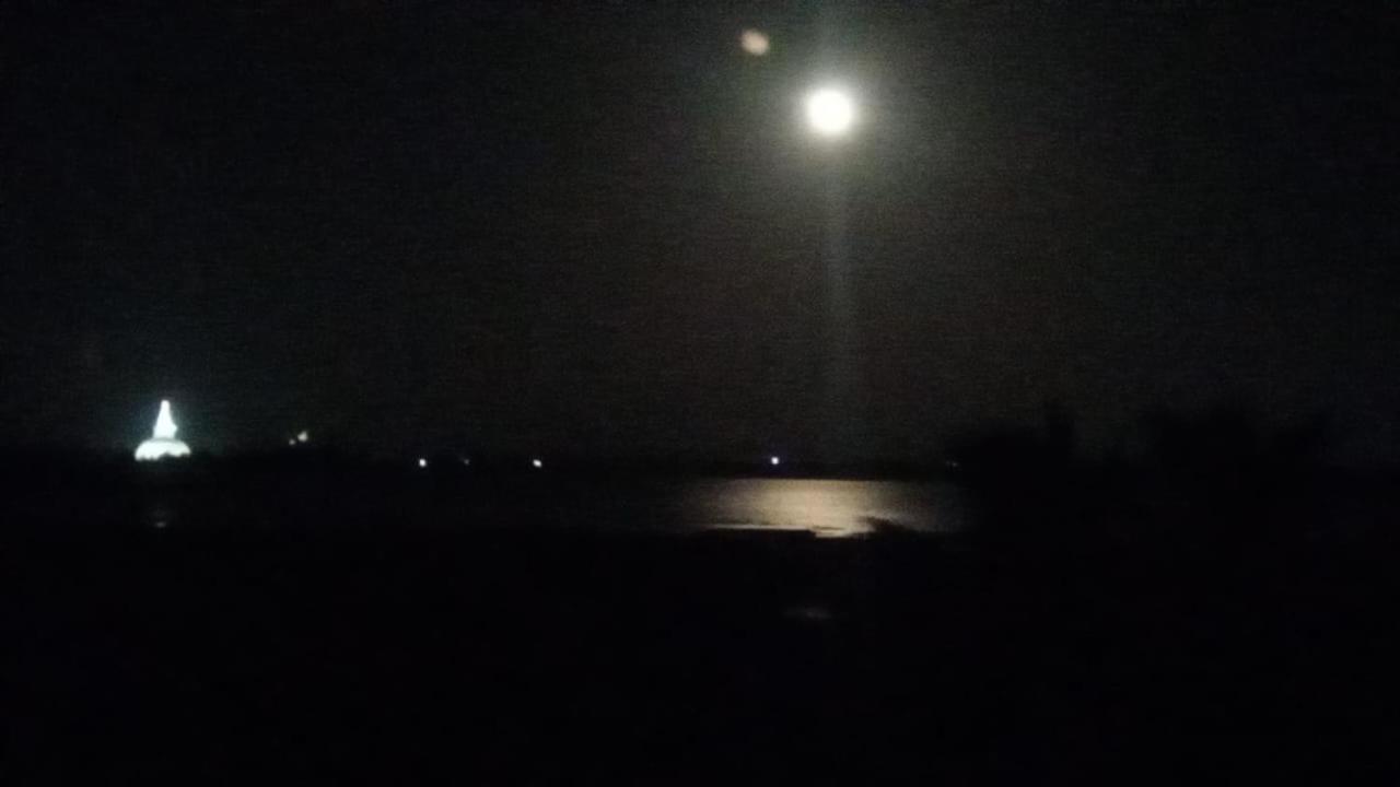 Lake Edge Resort أنرادابورام المظهر الخارجي الصورة