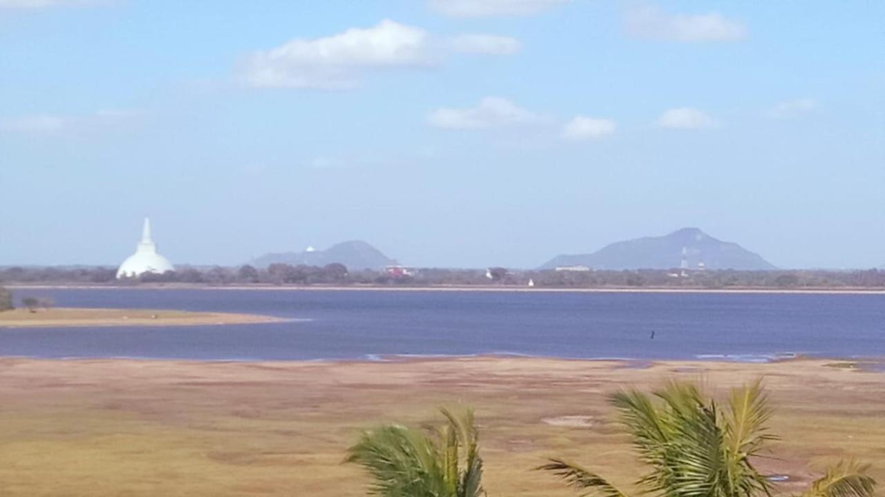 Lake Edge Resort أنرادابورام المظهر الخارجي الصورة