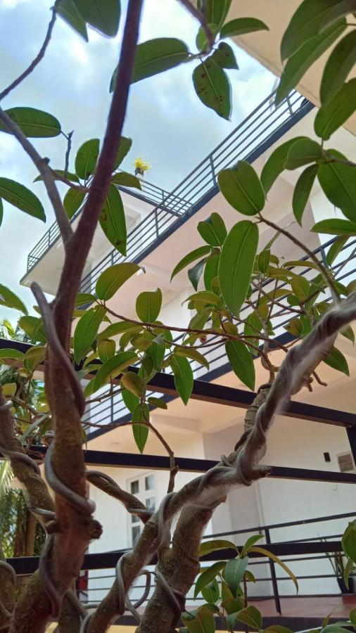Lake Edge Resort أنرادابورام المظهر الخارجي الصورة