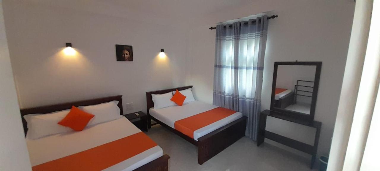 Lake Edge Resort أنرادابورام المظهر الخارجي الصورة