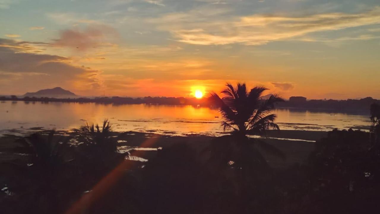 Lake Edge Resort أنرادابورام المظهر الخارجي الصورة