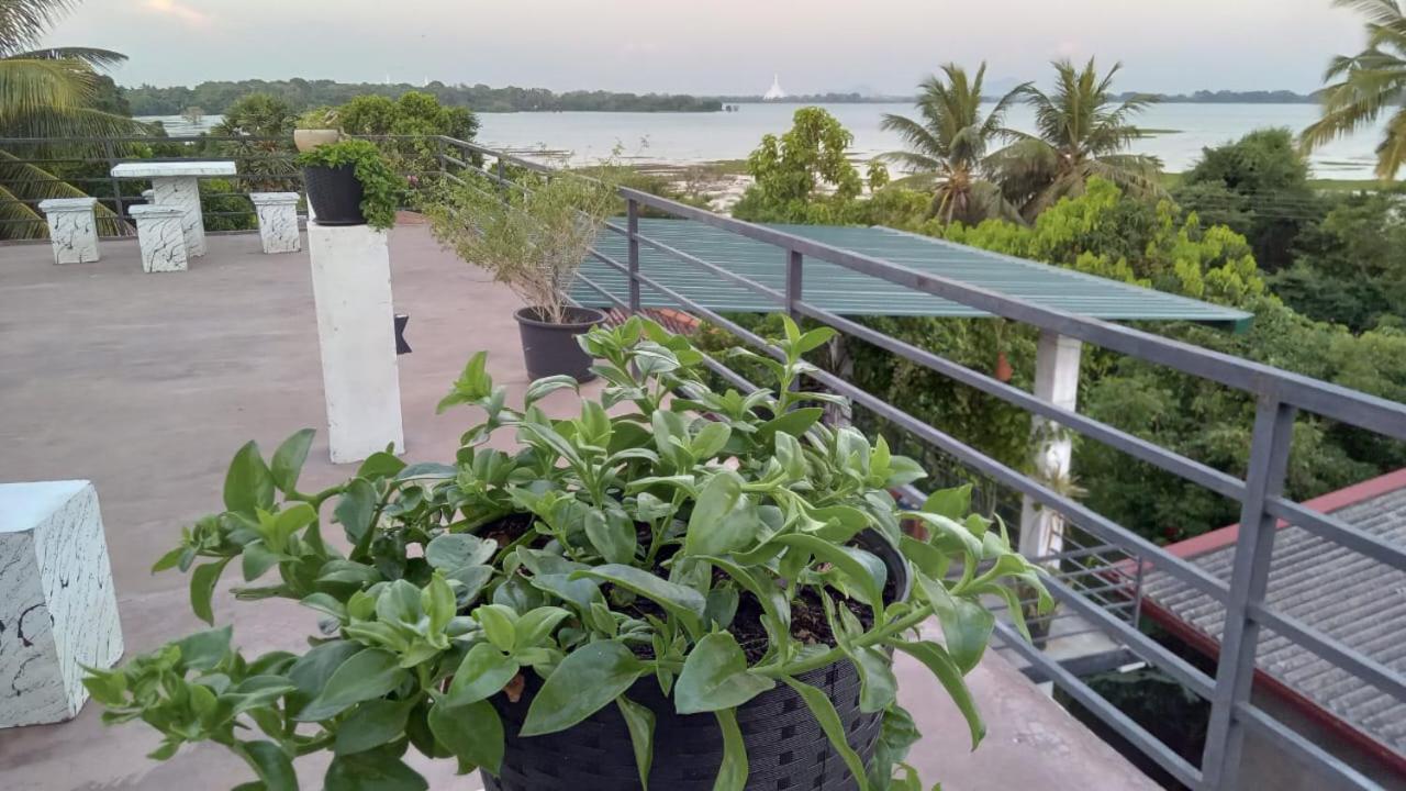 Lake Edge Resort أنرادابورام المظهر الخارجي الصورة